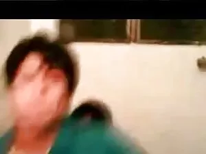 हॉट टब में गर्म lesb ...