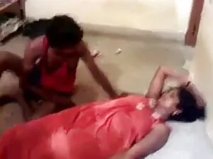 उसे परिपक्व बंद सेक् ...