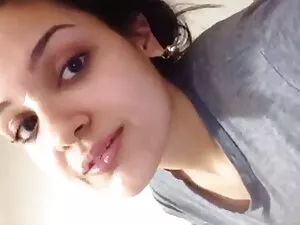 गांठदार गोल-मटोल आबन ...