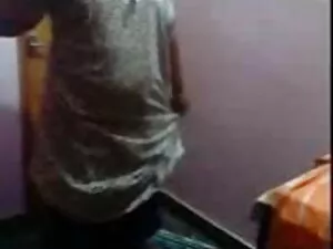 लाल बालों हिंदी में  ...