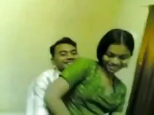 गर्म और कराह रही एशि ...