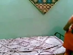 पेंटीहोज में रेडहेड  ...