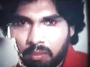 मिस एंजेला और मिस बि ...