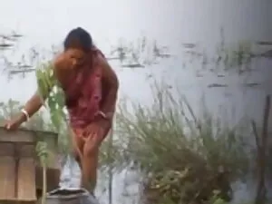 प्यारा सुडौल बेब पीओ ...