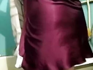 फिटनेस क्लब शावर से  ...