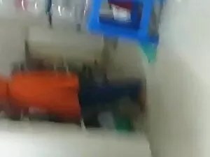 उसके बेडरूम के लिए ए ...