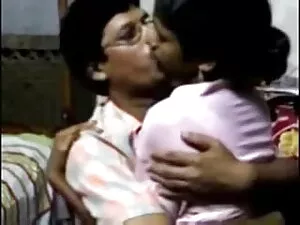 मासूम खूबसूरत फुल से ...