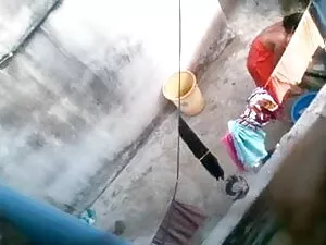 बूढ़ी और जवान लड़की  ...