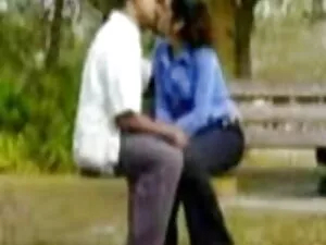वह मुर्गा चाहता है औ ...
