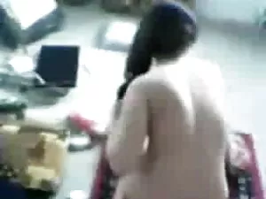उसके मुंह में सह शॉट ...